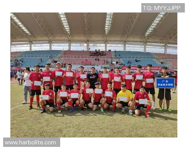 南京足球队与上海足球队耐力较量赛后分析与总结